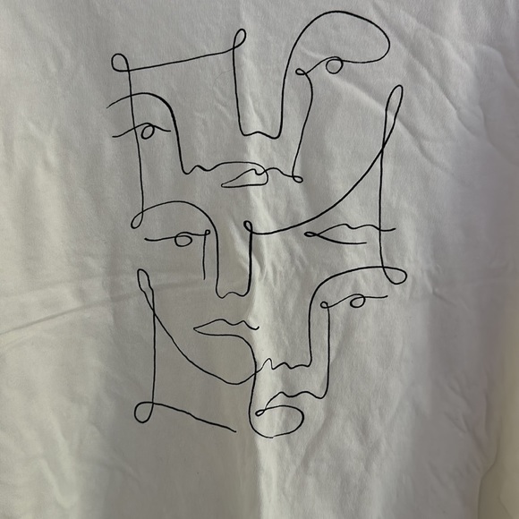 Madewell T shirt with modern design - Picture 2 of 3